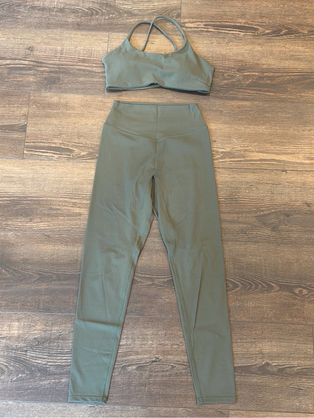 Women's High-Waist Olive Green workout Set Leggings and Bra Size Small Medium